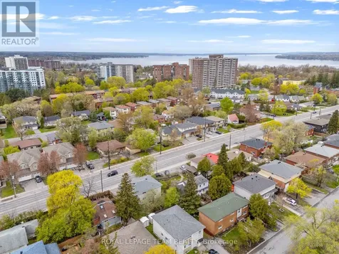 910 Pinecrest Road Ottawa ON K2B 6B3