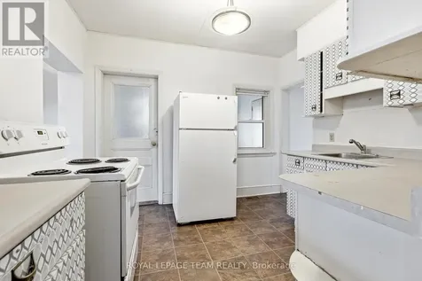 910 Pinecrest Road Ottawa ON K2B 6B3