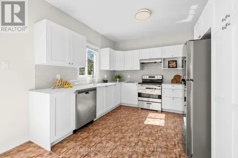4 Tamarack Place North Ottawa ON K2J 4R3