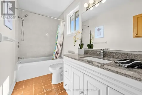 4 Tamarack Place North Ottawa ON K2J 4R3