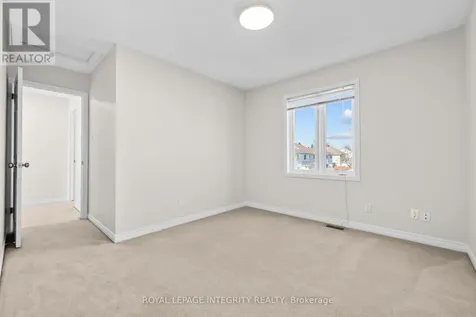 4 Tamarack Place North Ottawa ON K2J 4R3