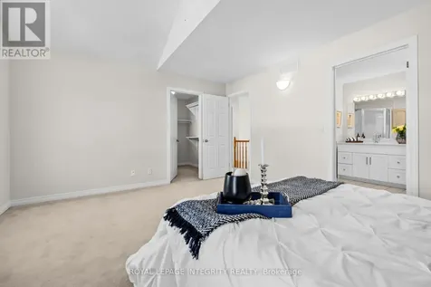 4 Tamarack Place North Ottawa ON K2J 4R3