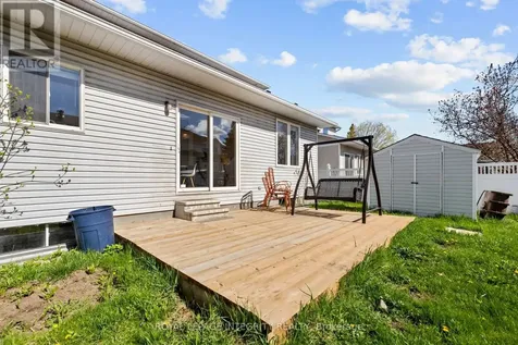 4 Tamarack Place North Ottawa ON K2J 4R3