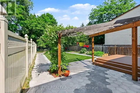 383 Viewmount Drive Ottawa ON K2E 7R9