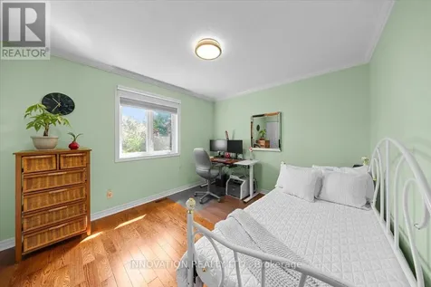 2 Gros Morne Court Ottawa ON K2M 2W7