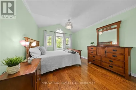 2 Gros Morne Court Ottawa ON K2M 2W7