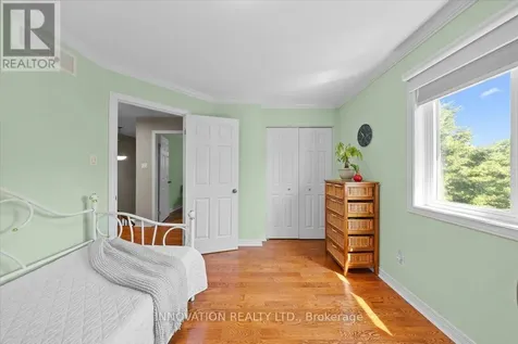 2 Gros Morne Court Ottawa ON K2M 2W7