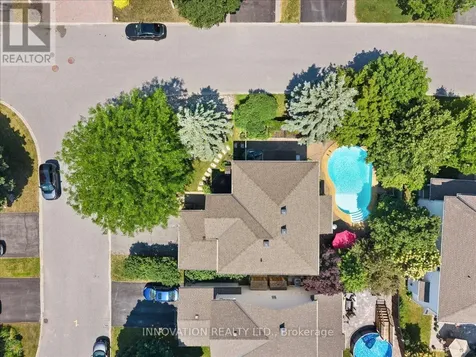 2 Gros Morne Court Ottawa ON K2M 2W7