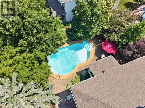 2 Gros Morne Court Ottawa ON K2M 2W7