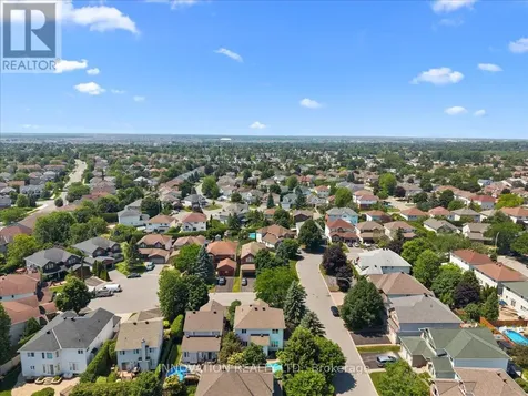 2 Gros Morne Court Ottawa ON K2M 2W7