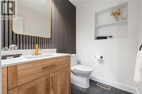 1015 Queen Street Courtland ON N0J 1E0