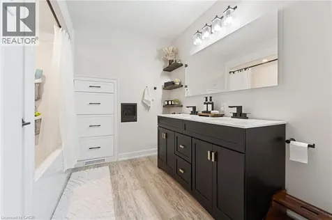 1015 Queen Street Courtland ON N0J 1E0