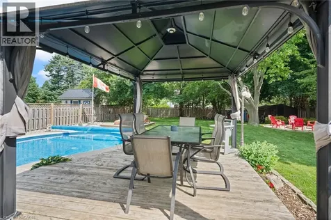 1015 Queen Street Courtland ON N0J 1E0