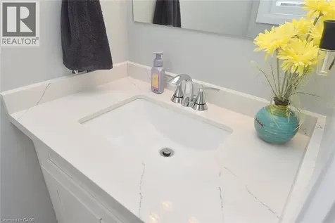 2774 King Street East Hamilton ON L8G 1J4