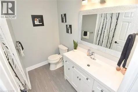 2774 King Street East Hamilton ON L8G 1J4