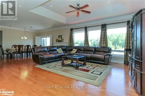 16 Wasaga Sands Drive Wasaga Beach ON L9Z 1J6