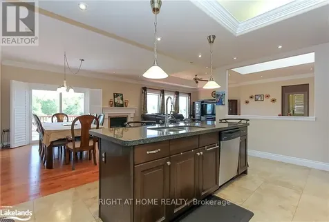 16 Wasaga Sands Drive Wasaga Beach ON L9Z 1J6