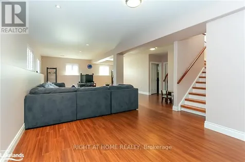16 Wasaga Sands Drive Wasaga Beach ON L9Z 1J6
