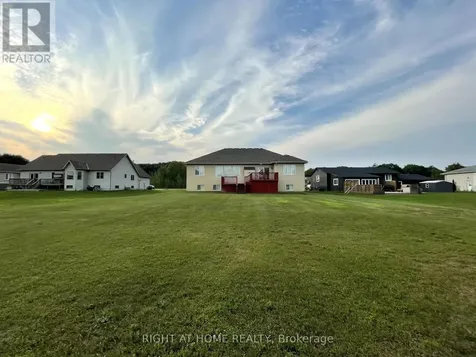 16 Wasaga Sands Drive Wasaga Beach ON L9Z 1J6