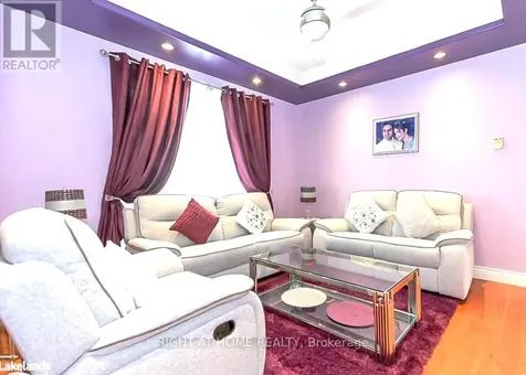 16 Wasaga Sands Drive Wasaga Beach ON L9Z 1J6