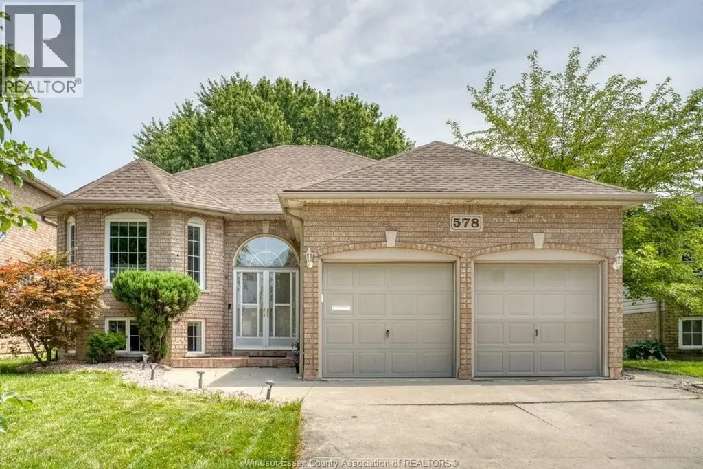 578 Lakeview Avenue Windsor ON N8P 1E2