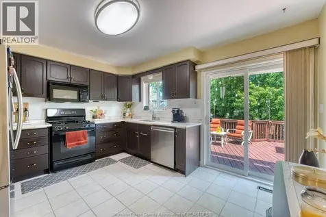 578 Lakeview Avenue Windsor ON N8P 1E2