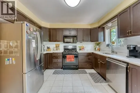 578 Lakeview Avenue Windsor ON N8P 1E2
