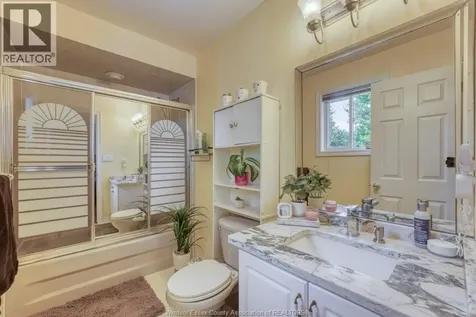 578 Lakeview Avenue Windsor ON N8P 1E2
