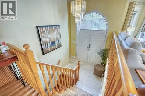 578 Lakeview Avenue Windsor ON N8P 1E2