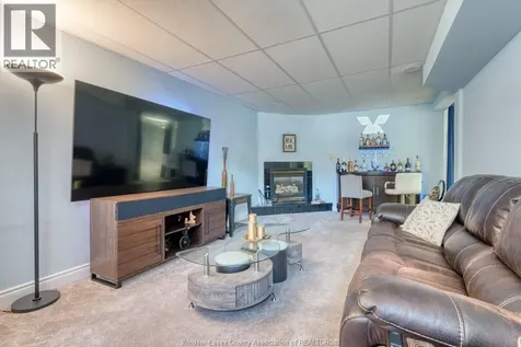 578 Lakeview Avenue Windsor ON N8P 1E2