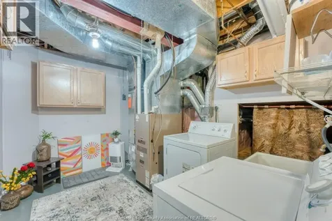 578 Lakeview Avenue Windsor ON N8P 1E2