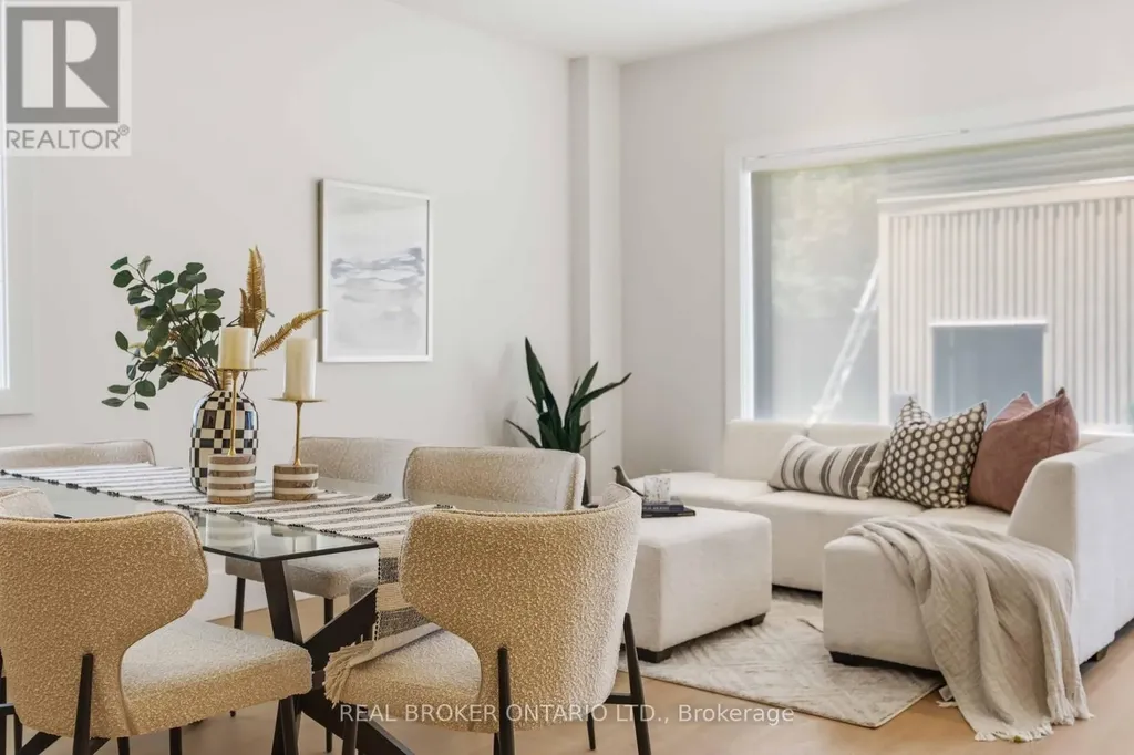 102 Boultbee Avenue Toronto (blake-jones) ON M4J 1B3