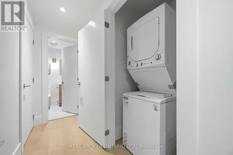 102 Boultbee Avenue Toronto (blake-jones) ON M4J 1B3