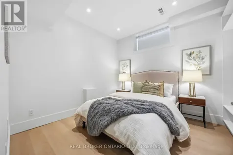 102 Boultbee Avenue Toronto (blake-jones) ON M4J 1B3