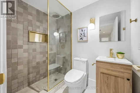 102 Boultbee Avenue Toronto (blake-jones) ON M4J 1B3