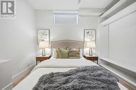102 Boultbee Avenue Toronto (blake-jones) ON M4J 1B3