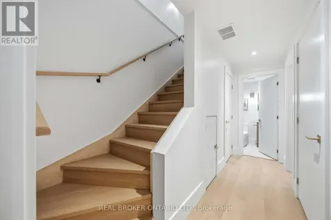 102 Boultbee Avenue Toronto (blake-jones) ON M4J 1B3
