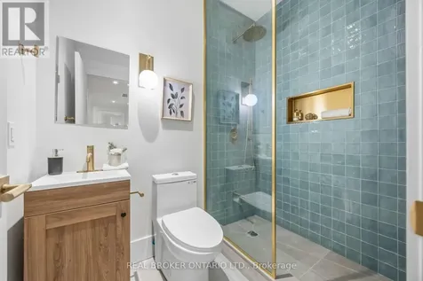 102 Boultbee Avenue Toronto (blake-jones) ON M4J 1B3