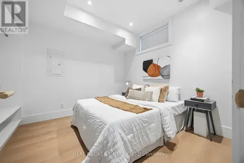 102 Boultbee Avenue Toronto (blake-jones) ON M4J 1B3