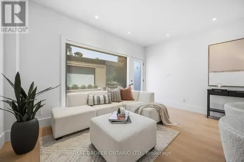 102 Boultbee Avenue Toronto (blake-jones) ON M4J 1B3