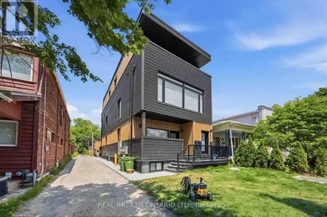 102 Boultbee Avenue Toronto (blake-jones) ON M4J 1B3