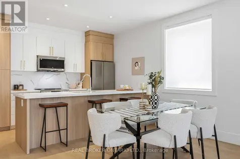 102 Boultbee Avenue Toronto (blake-jones) ON M4J 1B3