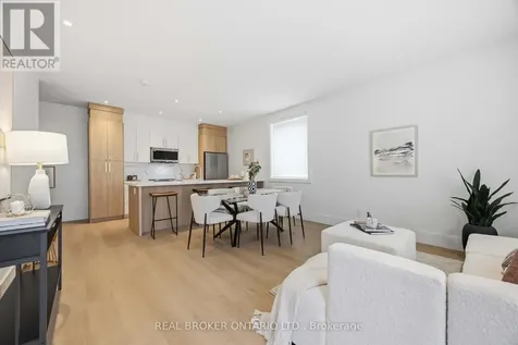 102 Boultbee Avenue Toronto (blake-jones) ON M4J 1B3