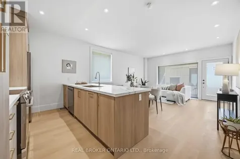 102 Boultbee Avenue Toronto (blake-jones) ON M4J 1B3