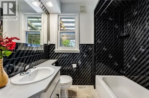 679 Stanley Street Windsor ON N8X 3B3