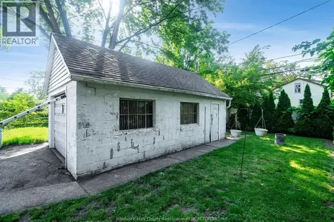 679 Stanley Street Windsor ON N8X 3B3