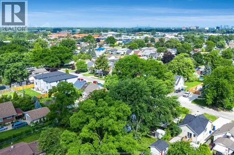 679 Stanley Street Windsor ON N8X 3B3