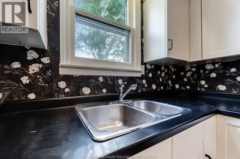 679 Stanley Street Windsor ON N8X 3B3