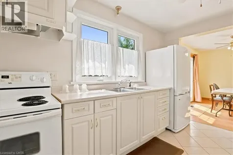472 Highland Road East Kitchener ON N2M 3W7
