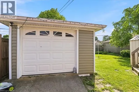 472 Highland Road East Kitchener ON N2M 3W7